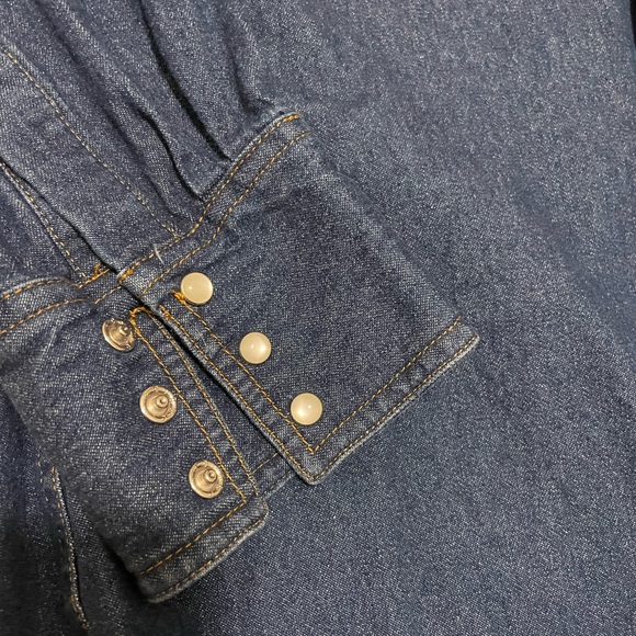 Ely Cattleman pearl snap Western denim shirt - Picture 3 of 7